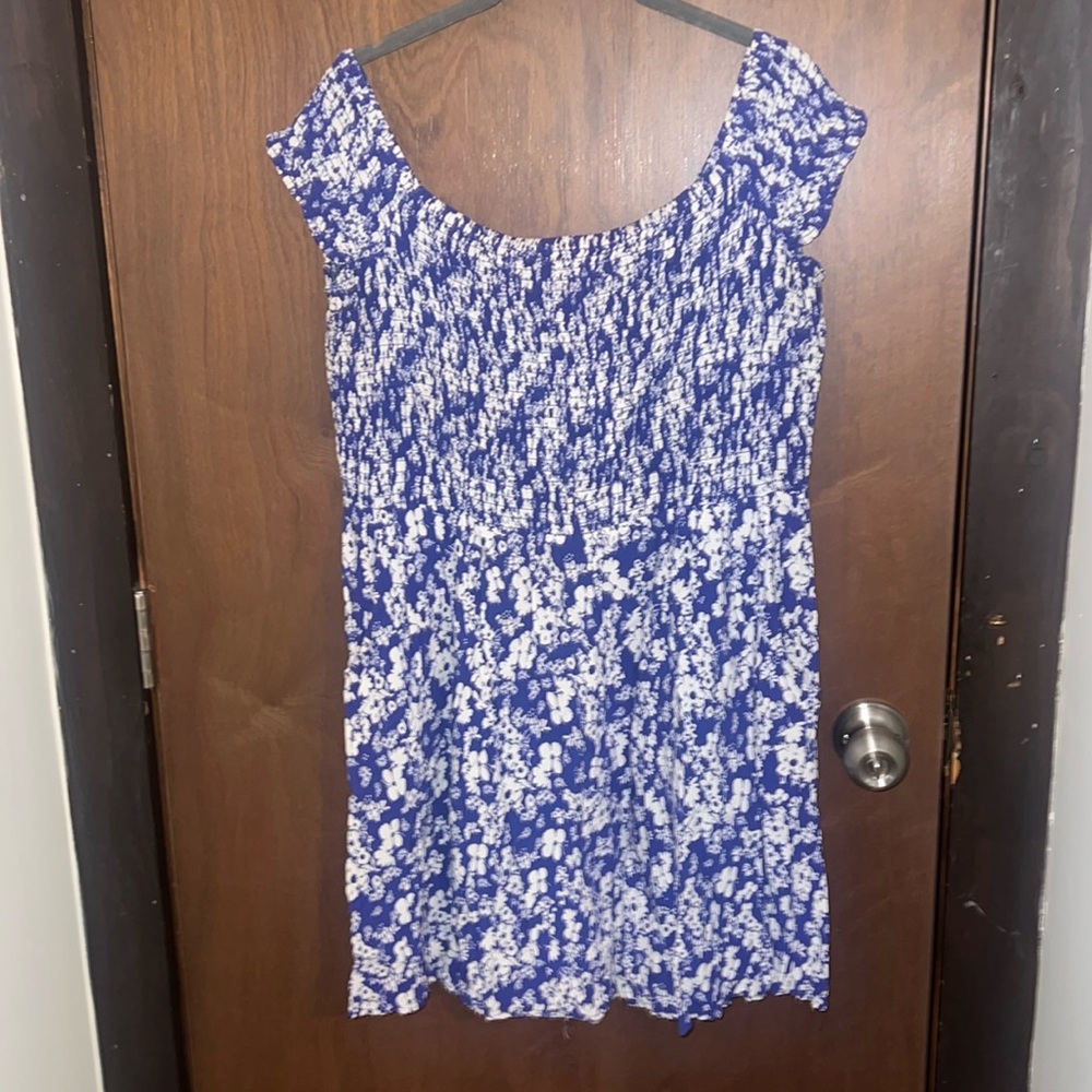 Express blue floral smocked dress sz L 💙